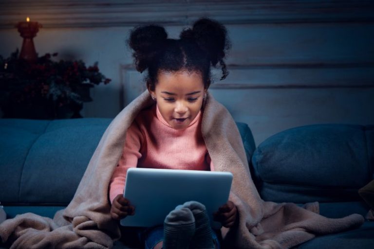 6 Startling Truths About Screen Time Before Bed Doctor Solve