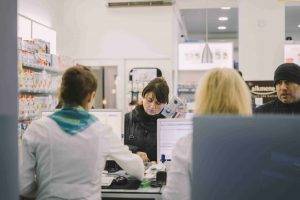 4 Key Differences Between Over the Counter and Prescription Drugs
